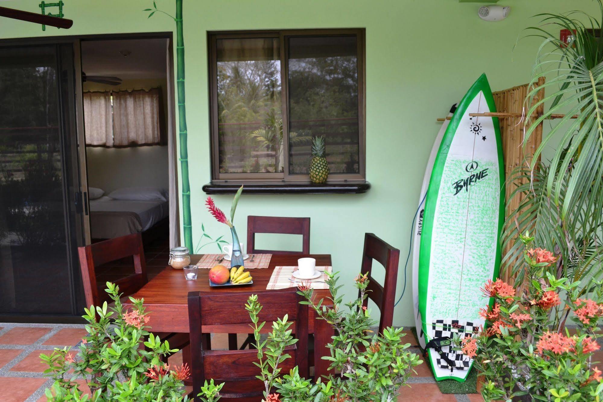 Mavi Surf Hotel Dominical Bagian luar foto