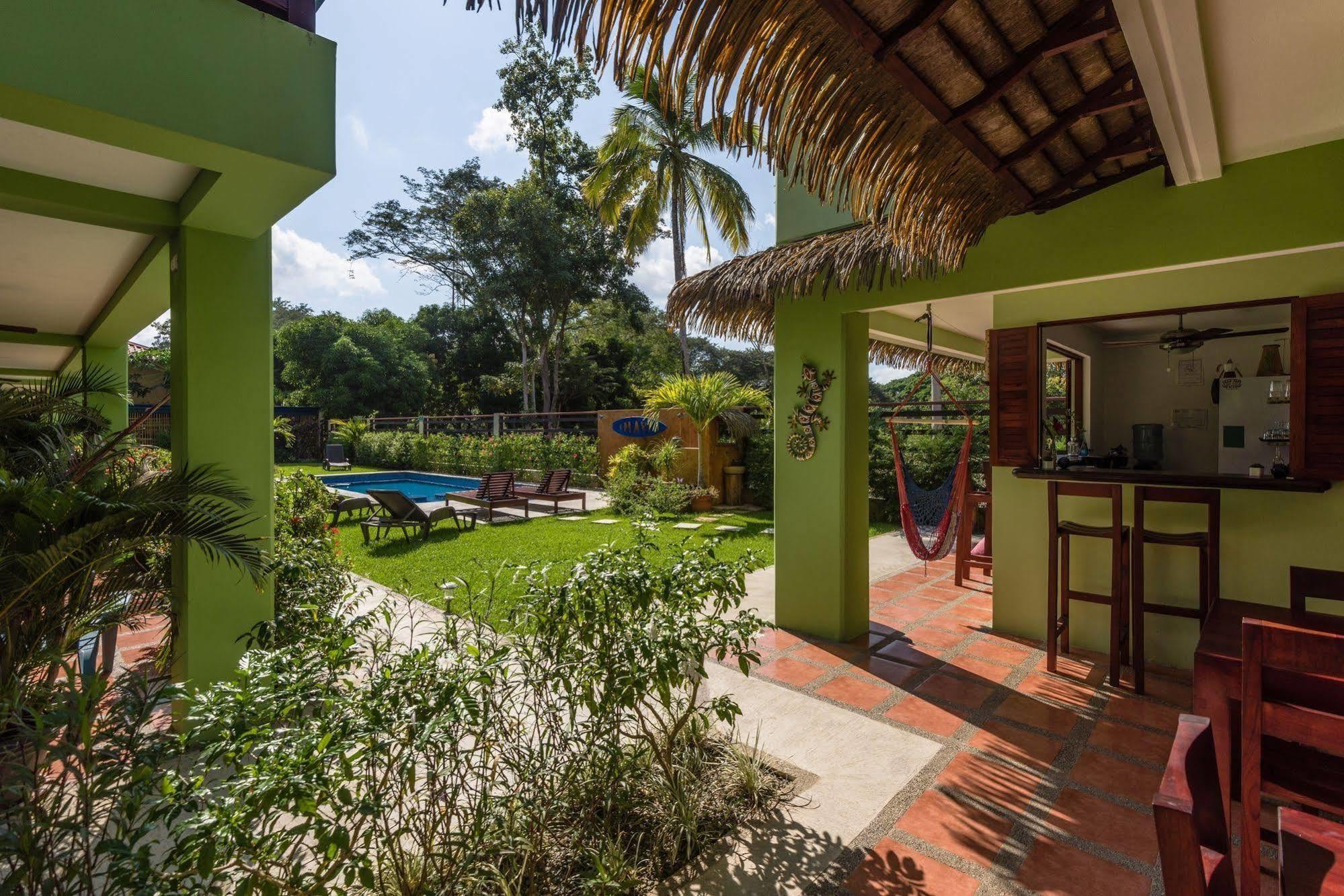 Mavi Surf Hotel Dominical Bagian luar foto